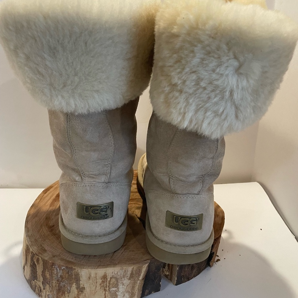 UGG Tan Shearling Winter Boots - Picture 3 of 16